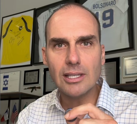 Eduardo Bolsonaro capitaneou mentiras e desinformação para despistar fuga de Flávio