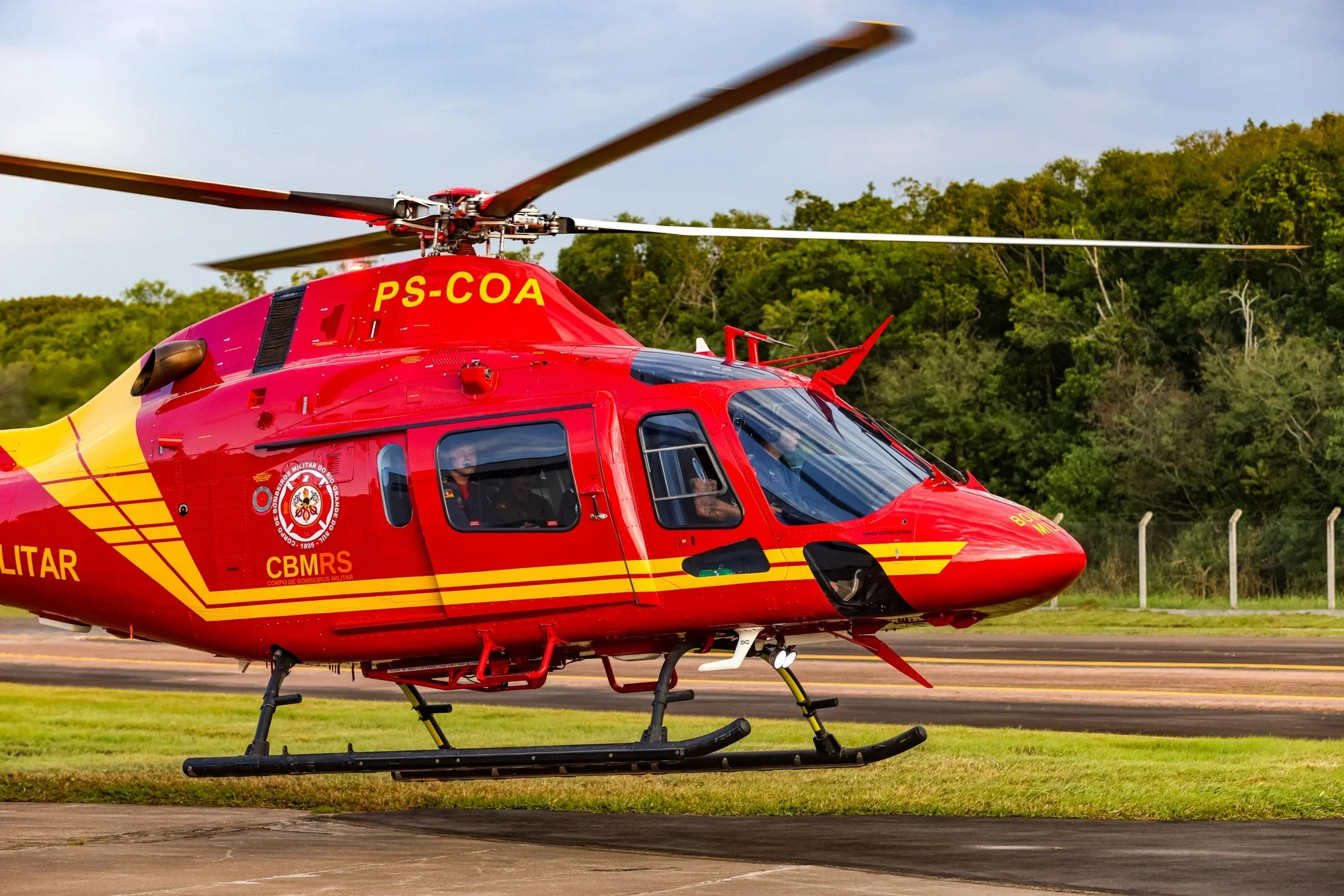 Por que o helicóptero do Corpo de Bombeiros Militar está sobrevoando o bairro Canudos abc+