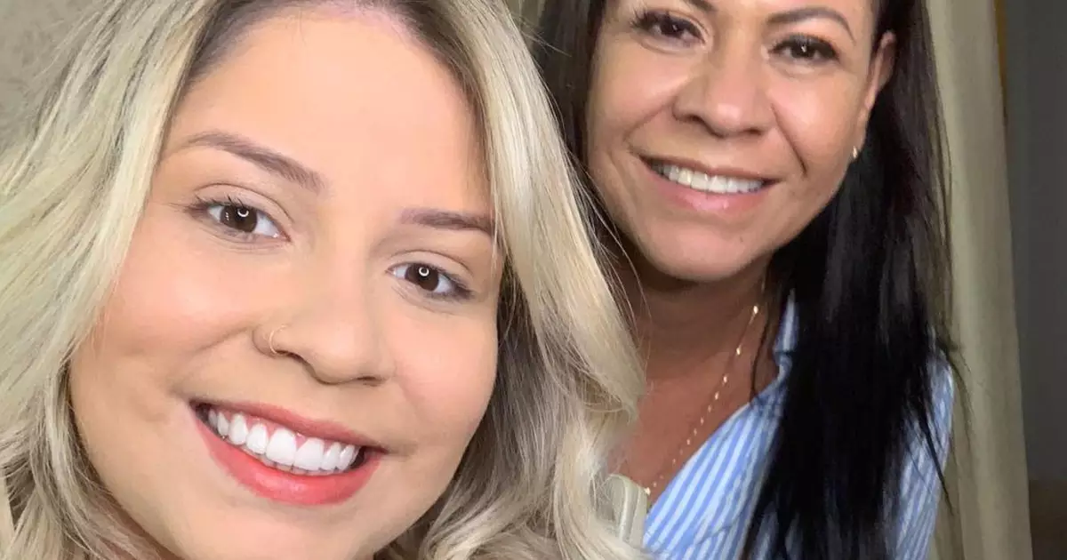 Aos prantos, Dona Ruth faz pedido comovente aos fãs de Marília Mendonça antes dos cinco anos da morte da cantora