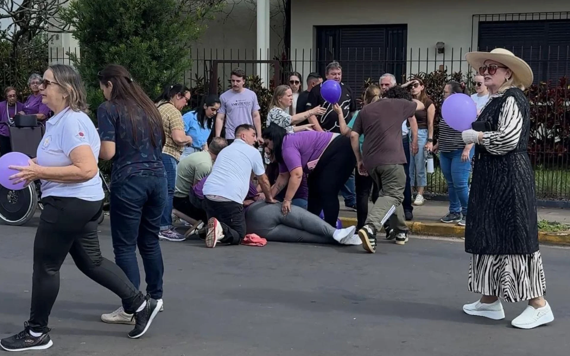 Mulher passa mal durante caminhada do idoso em Estância Velha abc+